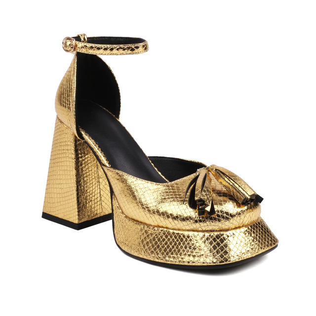 Gold chunky heels outlet closed toe