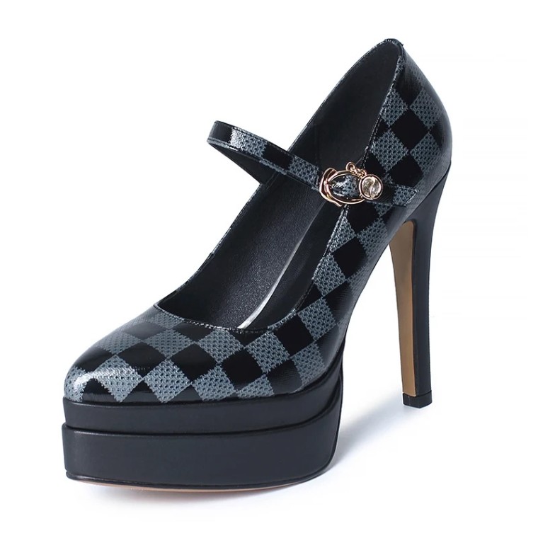 Black pointed toe online chunky heels